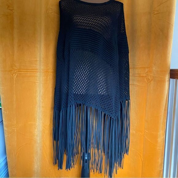 Cotton Crochet Fringe Poncho - Picture 3 of 4
